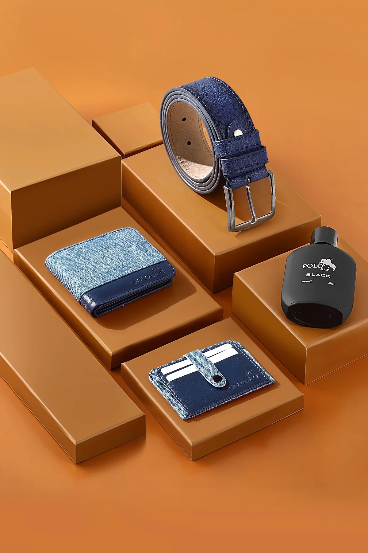 Hediyelik Kutusunda Erkek Set Kombin Kemer Cüzdan Kartlık Parfüm Kol Saati Lacivert Set Pl-0971E2 Lacivert Pl-0971E2