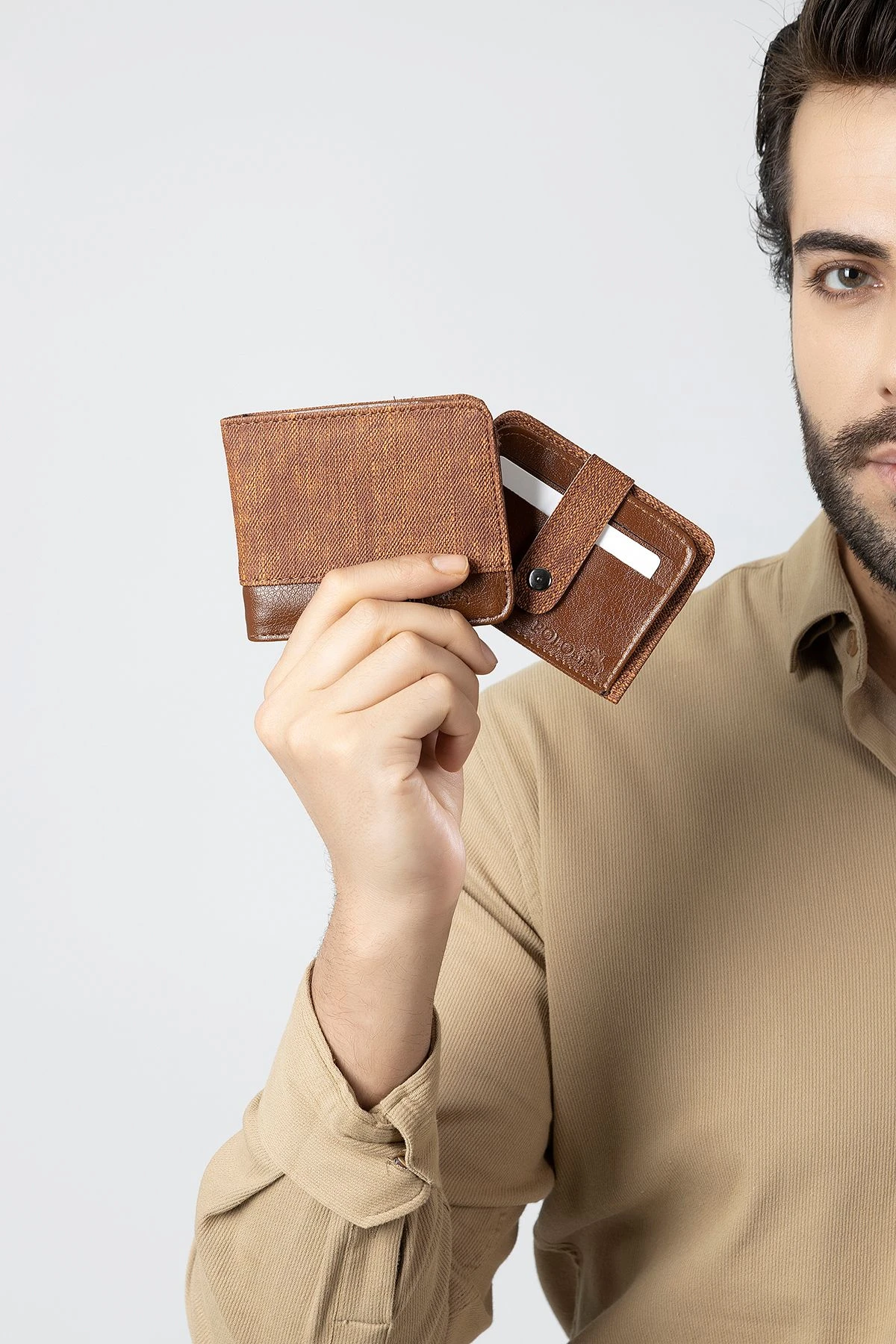 Hediyelik Kutusunda Erkek Set Kombin Kemer Cüzdan Kartlık Parfüm Kol Saati Taba Set Pl-0971E4 Taba-Gümüş Pl-0971E4