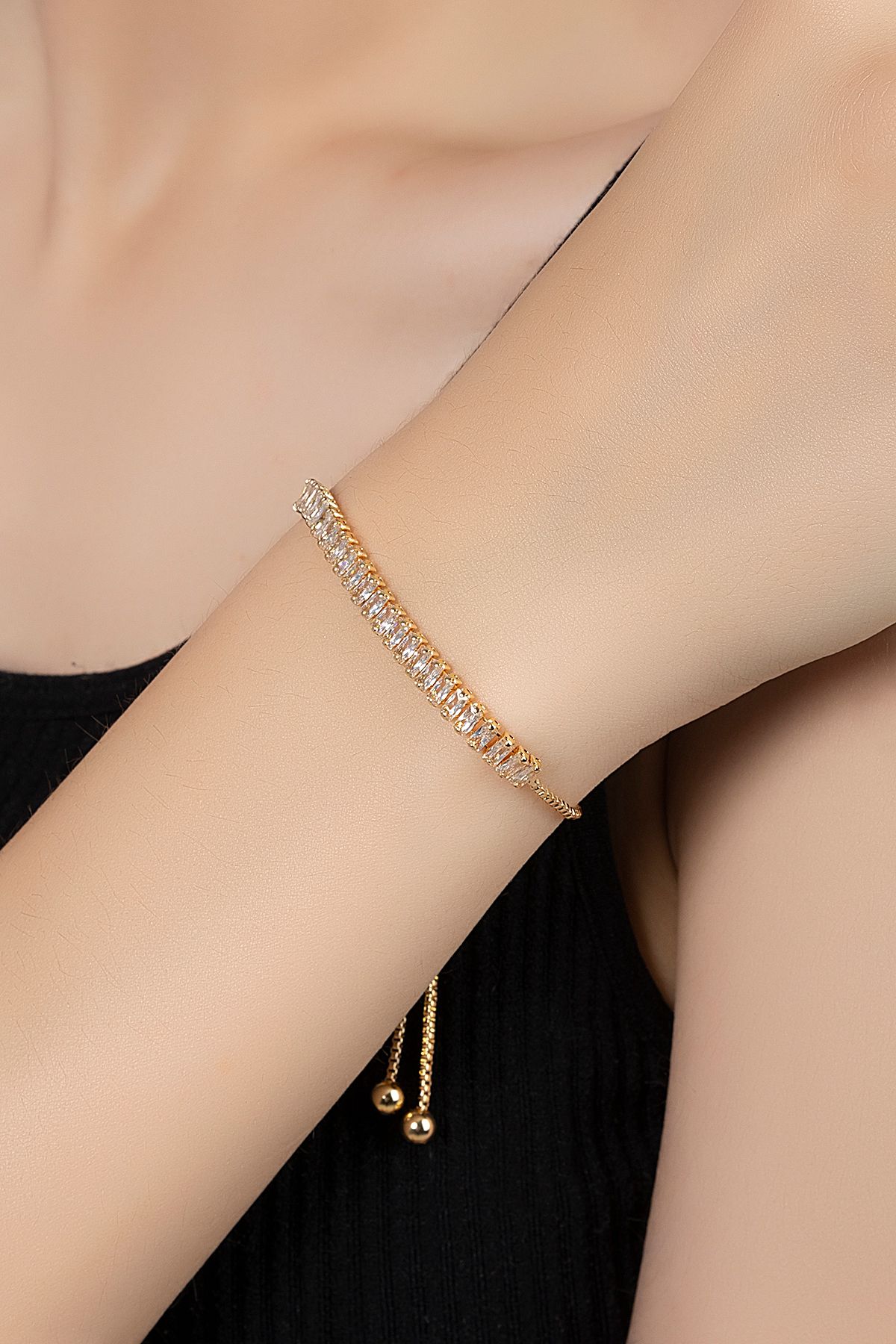 Çift Klips Lüx Taşlı Kadın Kol Saati Zirkon Taşlı Baget Bileklik Kombin Gold Renk Pl-1551B1 Gold Pl-1551B1