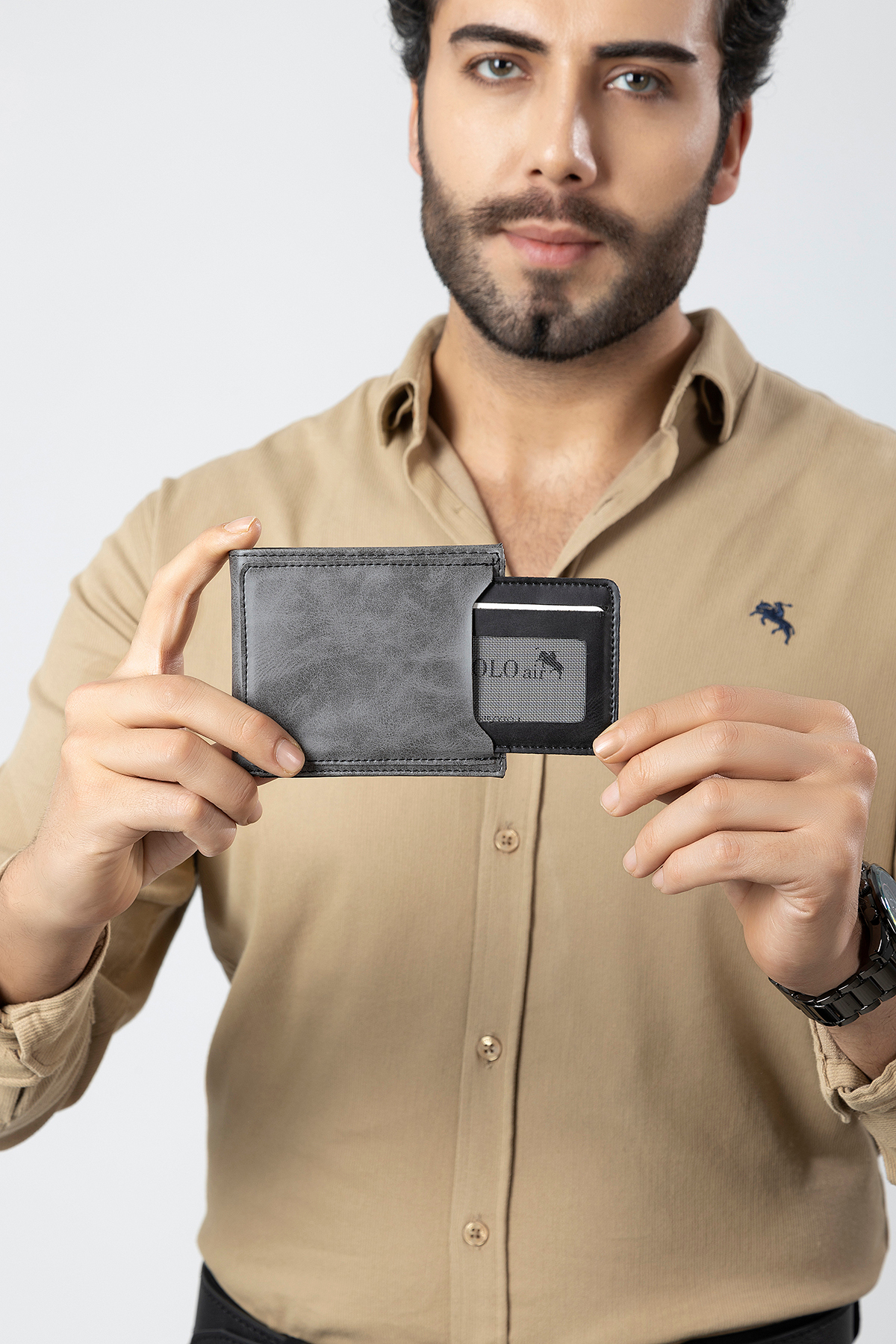 Erkek Kol Saati Kemer Cüzdan Kartlık Parfüm Hediyelik Kutusunda Gümüş Gri Set Pl-7048E4 Gri Pl-7048E4