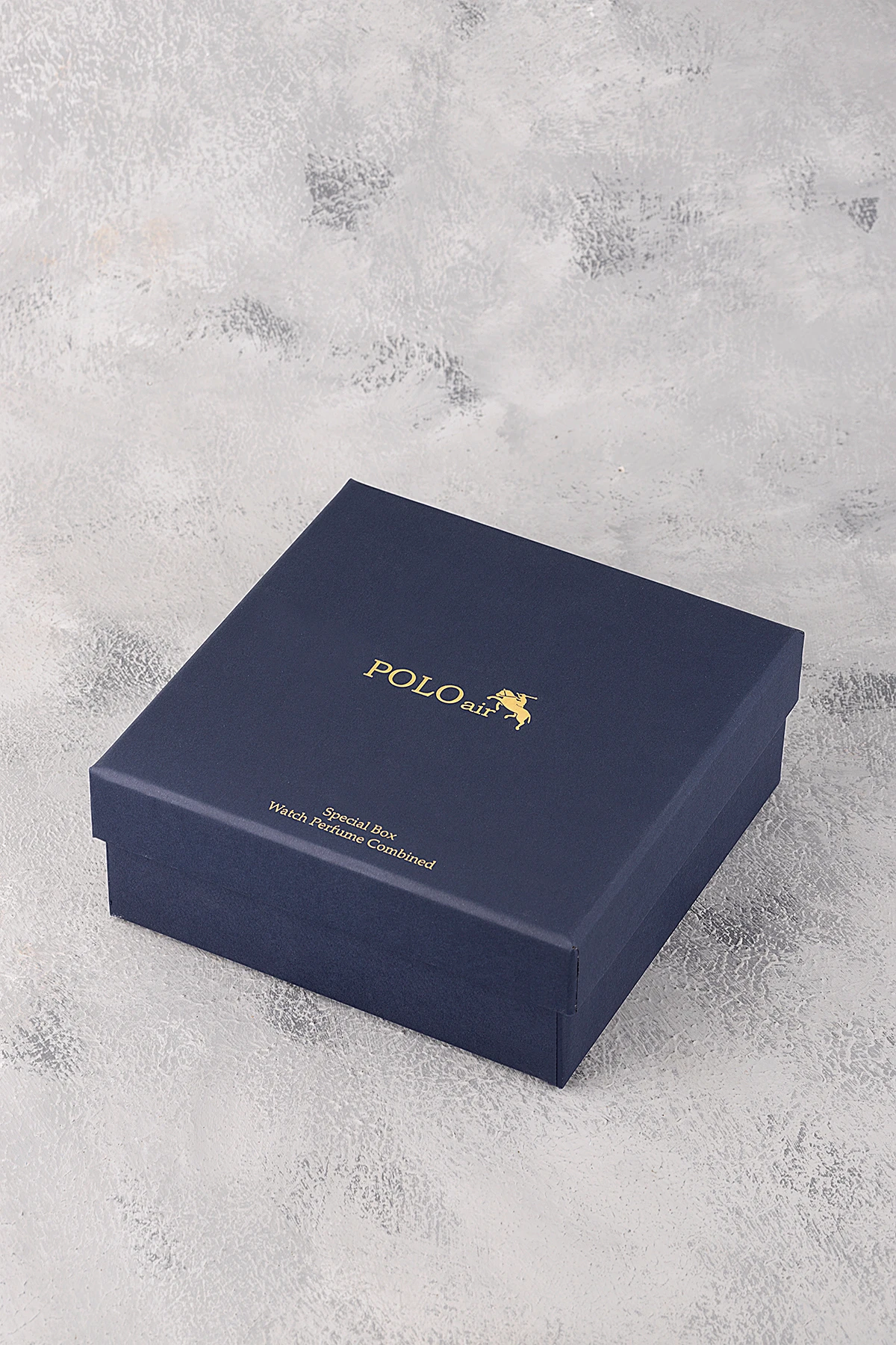 Erkek Kol Saati Ve 55Ml Parfüm Hediyelik Kutusunda Set Gümüş Lacivert Renk St-5011E2 Lacivert St-5011E2