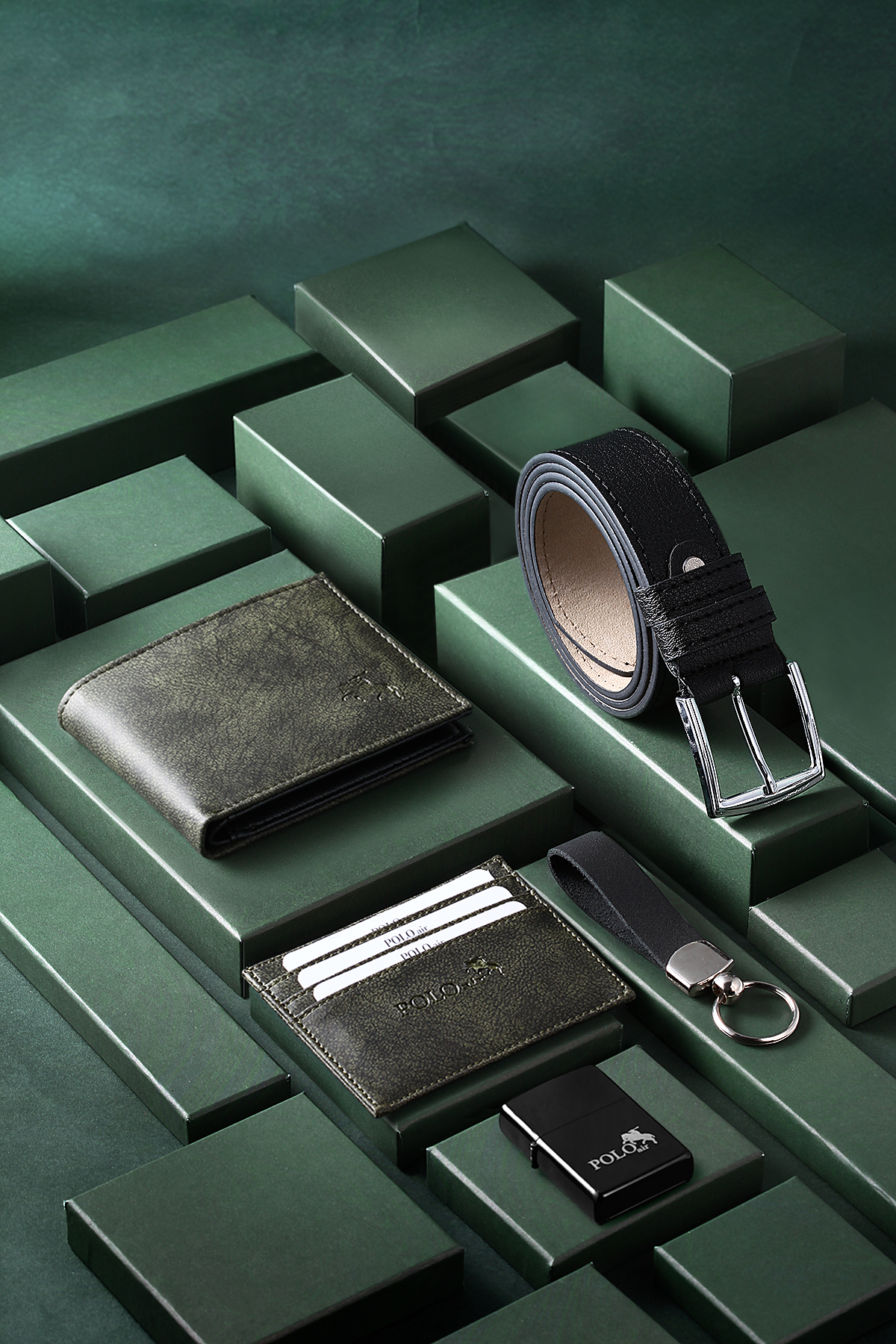 Erkek Kol Saati Kemer Cüzdan Kartlık Anahtarlık Çakmak Hediyelik Kutusunda Yeşil Set Pl-7047E3 Yeşil Pl-7047E3