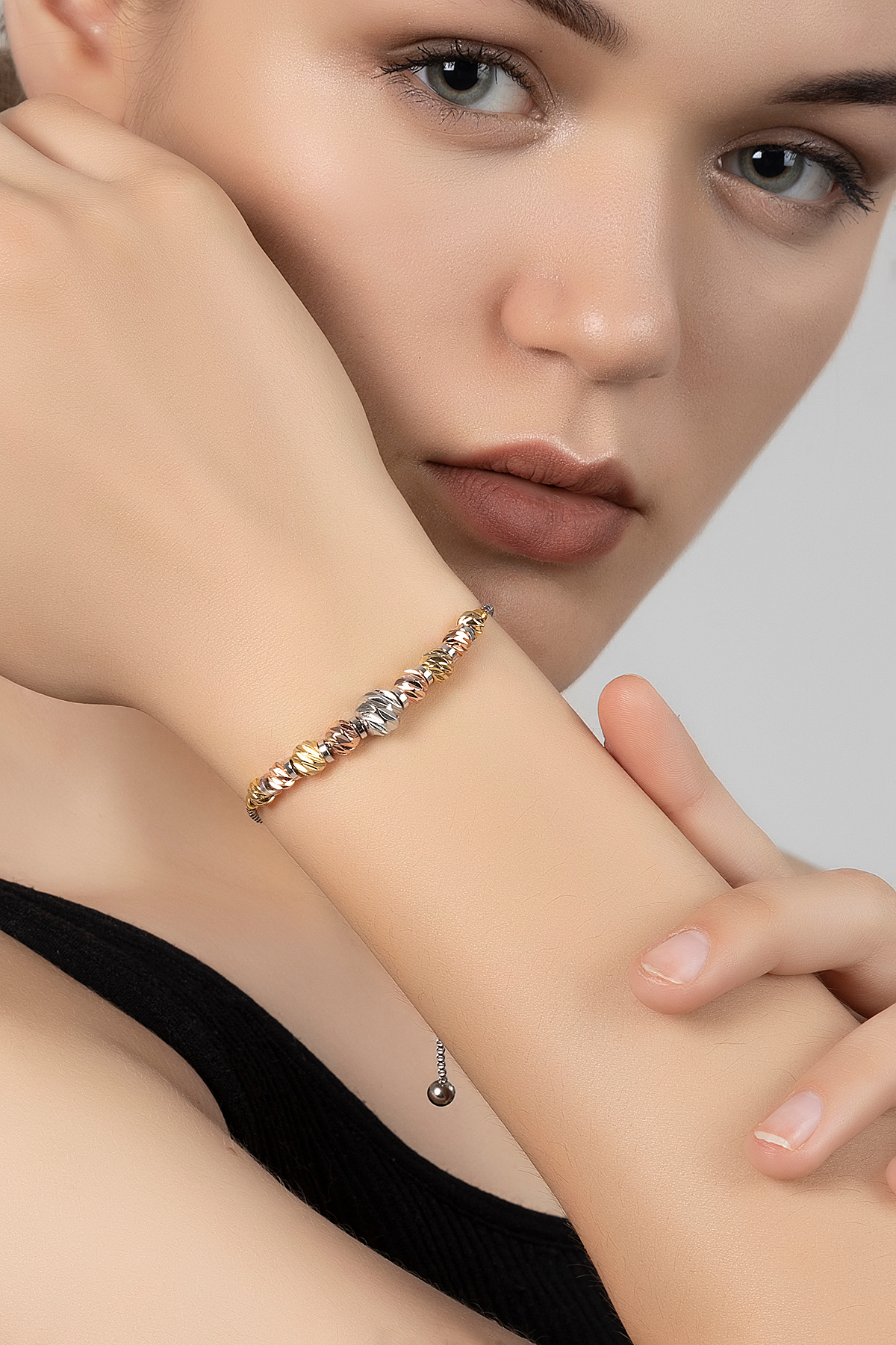 Zarif İnci Görünümlü Kadın Kol Saati Dorika Bileklik Kombin Gold Beyaz Renk Pl-1530B1 Sarı Pl-1530B1