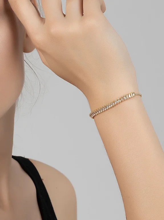 Kare Kasa Deri Kordon Kadın Kol Saati Zirkon Taşlı Baget Bileklik Beyaz-Gold Pl-1484B7 Beyaz-Gold Pl-1484B7