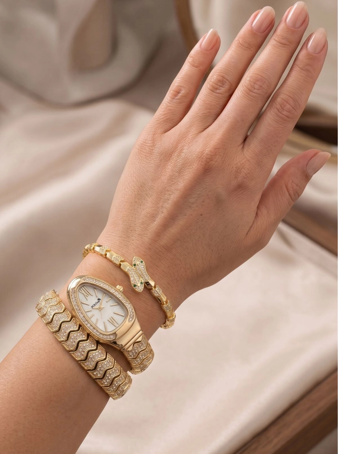 Yılan Model Lüx Taşlı Kadın Kol Saati Ve Yılan Bileklik Kombin Gold Renk Pl-1614B1